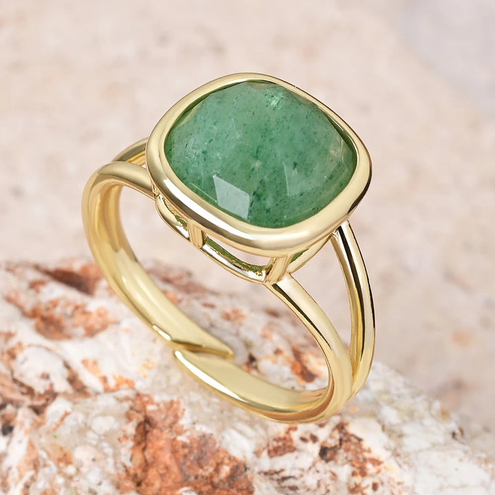 טבעת ריבועית עם אבן טבעית