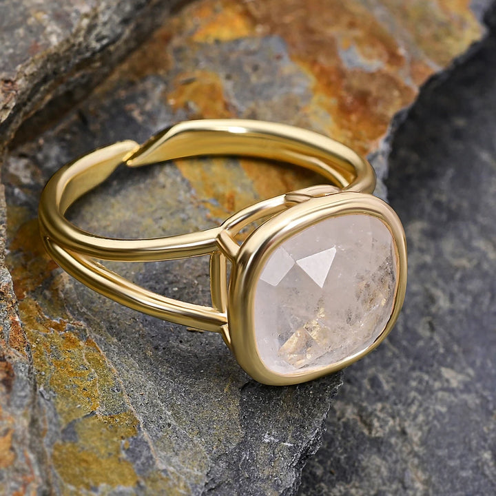 טבעת ריבועית עם אבן טבעית