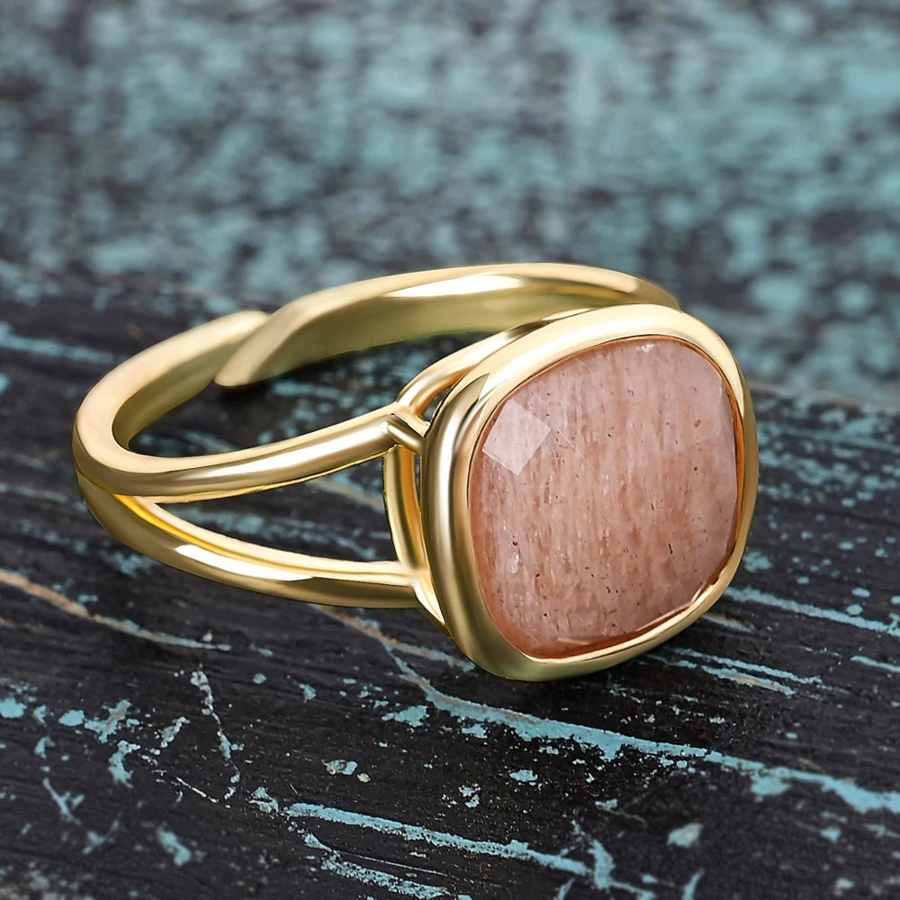 טבעת ריבועית עם אבן טבעית