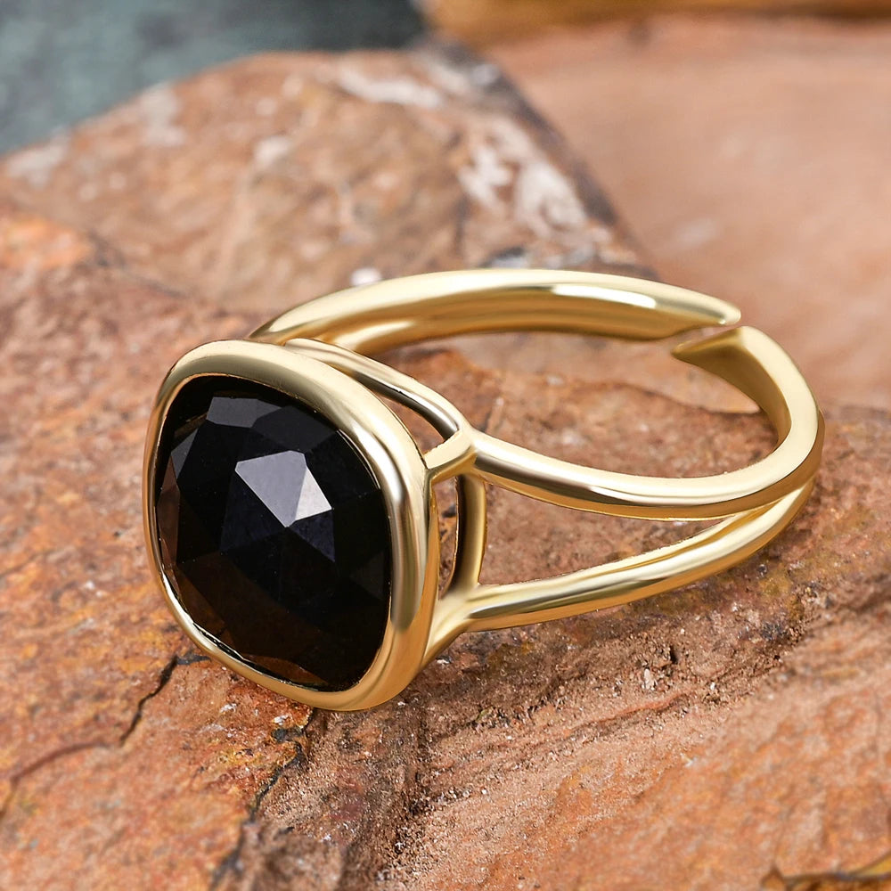 טבעת ריבועית עם אבן טבעית