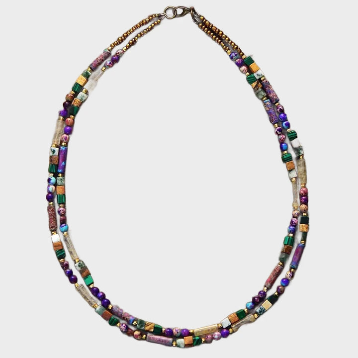 קולר “שכבות הרמוניה” – חרוזי אבנים טבעיות בשתי שורות