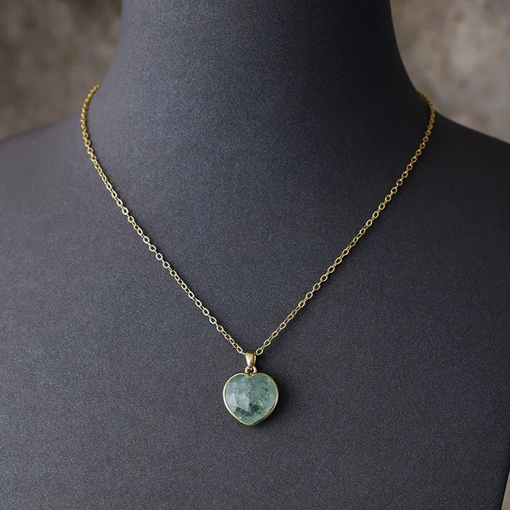 שרשרת “לב מזהב” – תליון אבן טבעית על שרשרת מצופה זהב